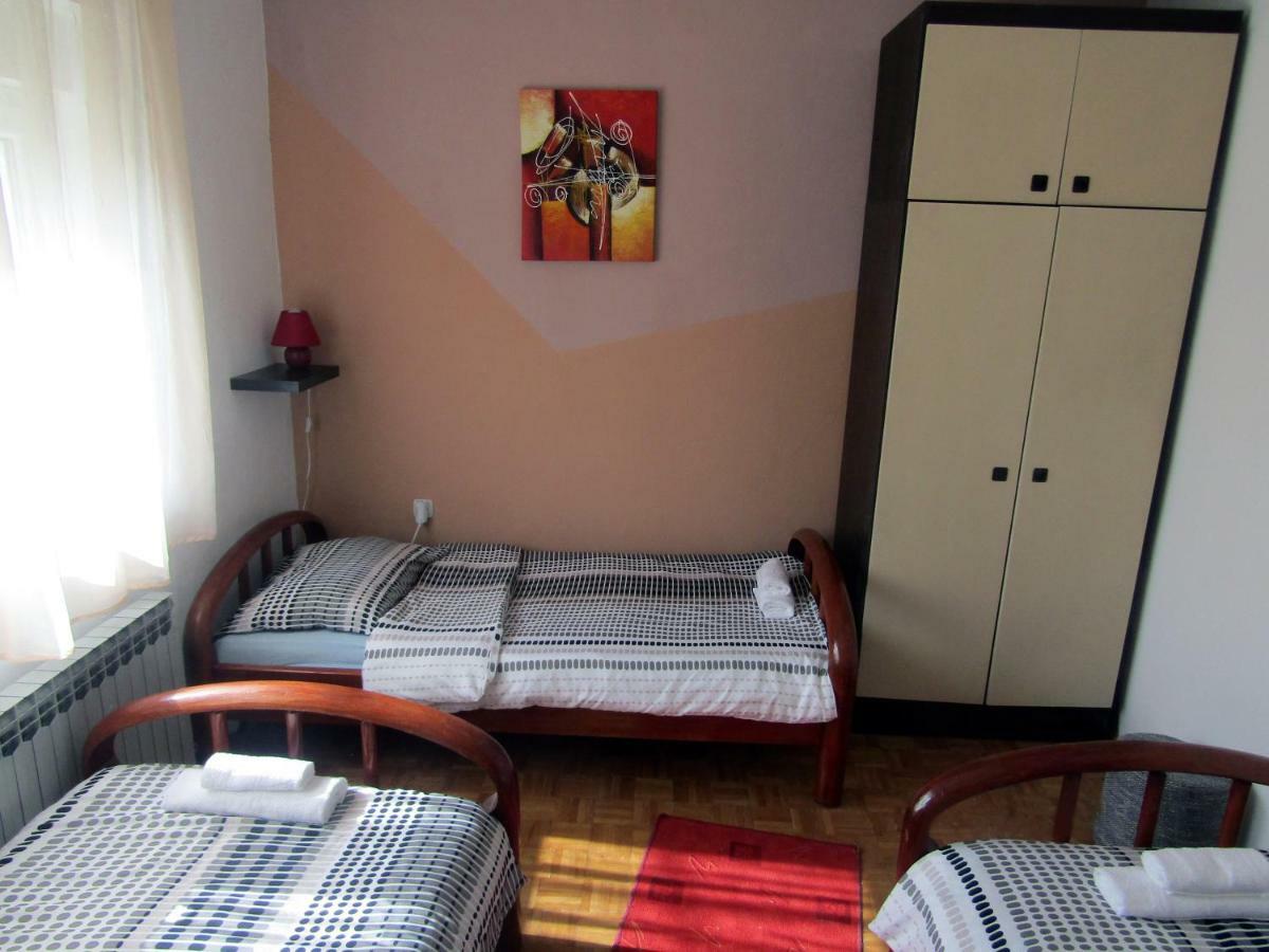 Apartmani Lovro オグリン エクステリア 写真