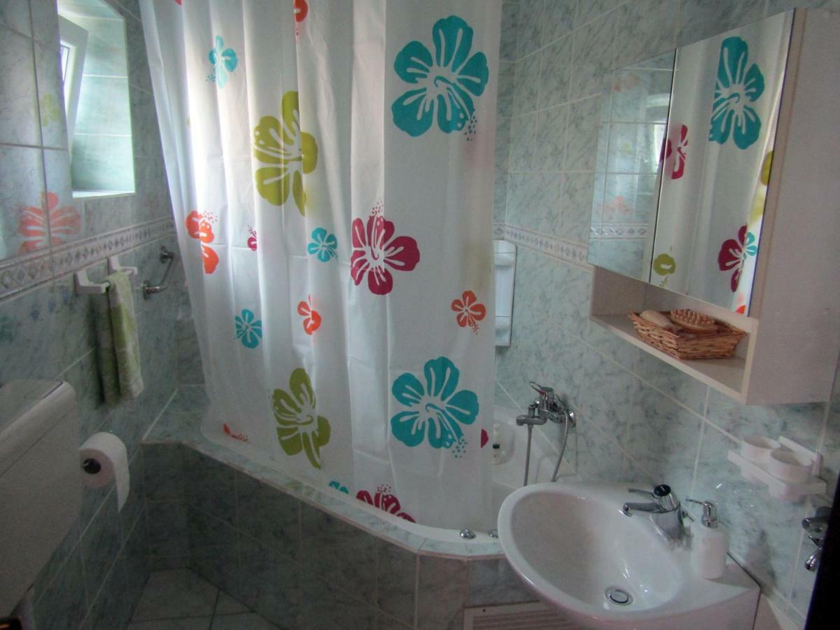 Apartmani Lovro オグリン エクステリア 写真